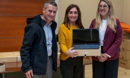 Impulso tecnológico para las cooperativas: Entregaron 33 notebooks a entidades de toda la provincia