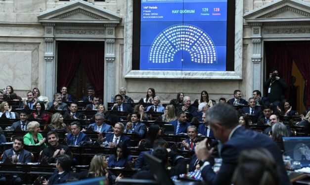 Contuvo a sus habituales aliados y aprobó el Super RIGI