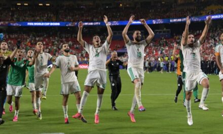 El insólito festejo de la hinchada de Argelia tras sufrir el empate agónico de Austria que evitó el cruce con España