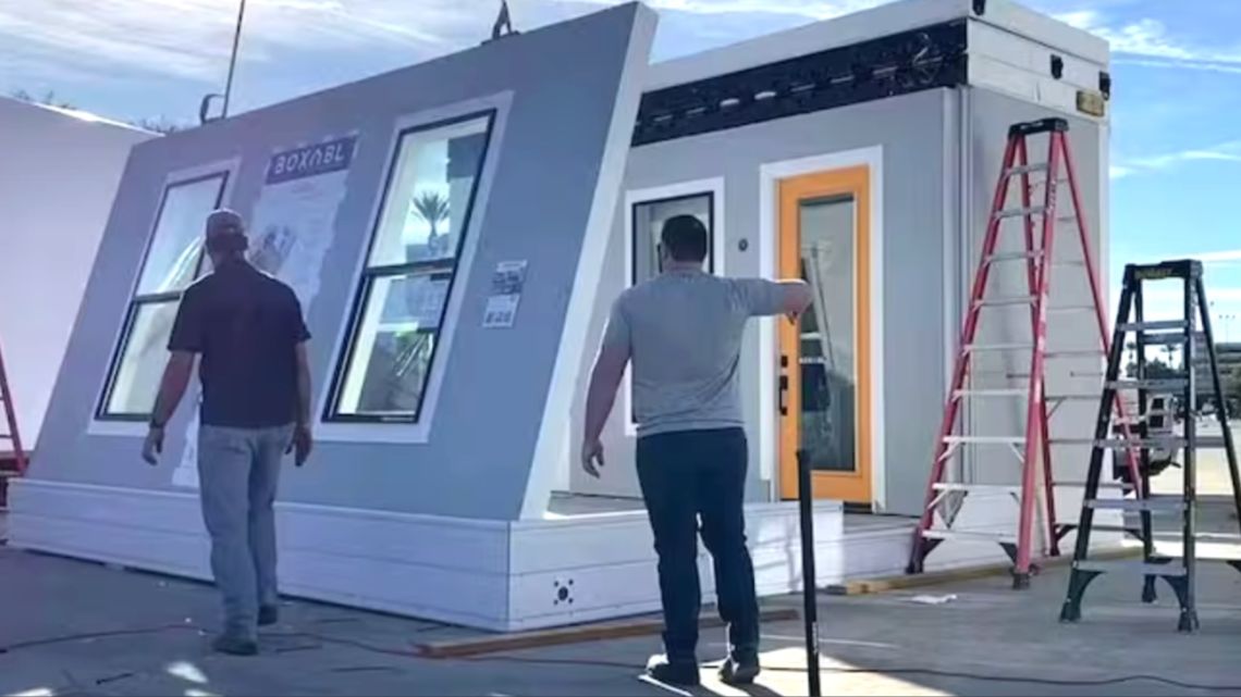 Elon Musk abandonó sus mansiones de California y ahora vive en una casa prefabricada en Texas