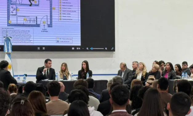 Juicio por jurados: Estudiantes recrearon un proceso judicial con un caso de homicidio ficticio