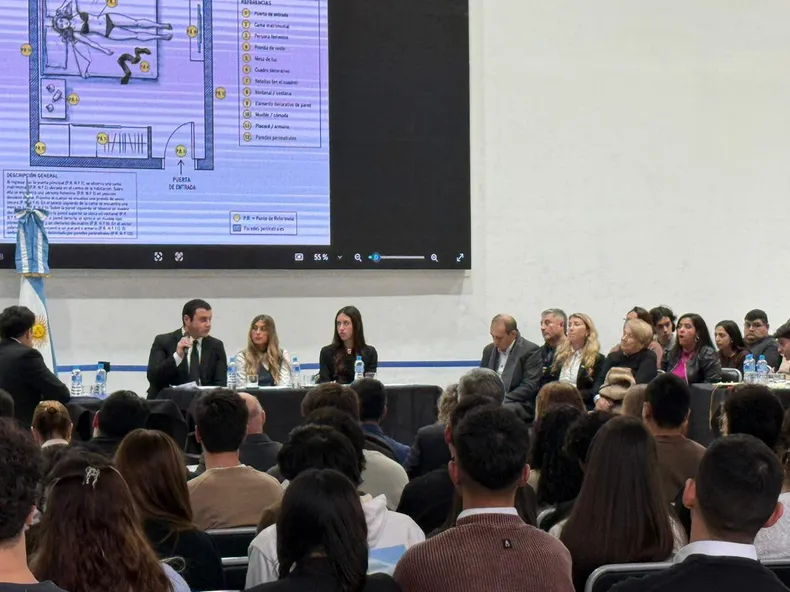 Juicio por jurados: Estudiantes recrearon un proceso judicial con un caso de homicidio ficticio