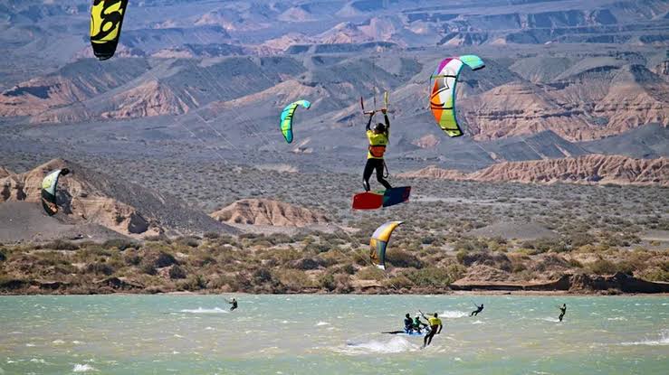 Cuesta del Viento, el paraíso del kitesurf que posiciona a San Juan en el mundo