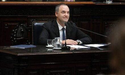 Manuel Adorni dejó su cargo tras semanas de tensión Fin.
