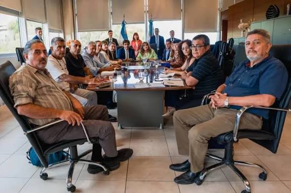 Mañana vuelven las paritarias docentes: la recomposición salarial será el eje de la negociación