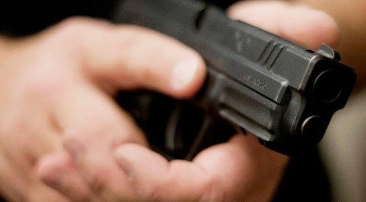 Amenazó con un arma, disparó contra vecinos y recibió una condena