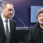 despegarse ahora o esperar la moción de censura