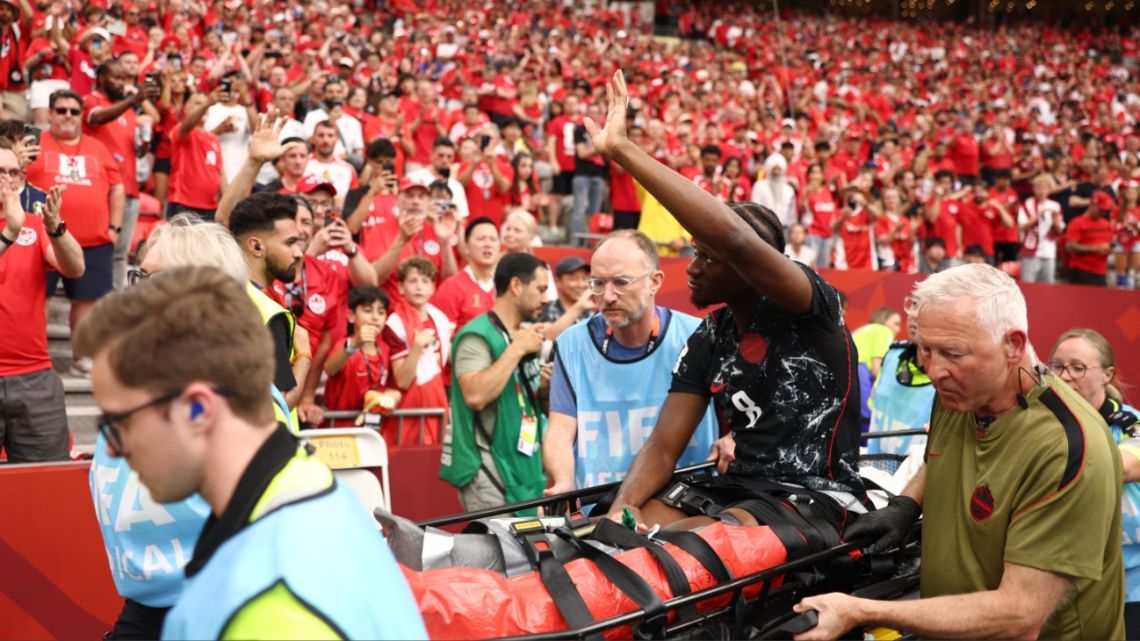 Conmoción en el Mundial: Ismael Koné sufrió una fractura expuesta en el triunfo de Canadá ante Qatar
