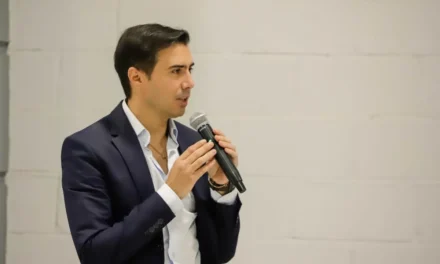 Rueda respaldó la salida de Adorni: “La renuncia descomprime la situación y deja todo en manos de la Justicia”