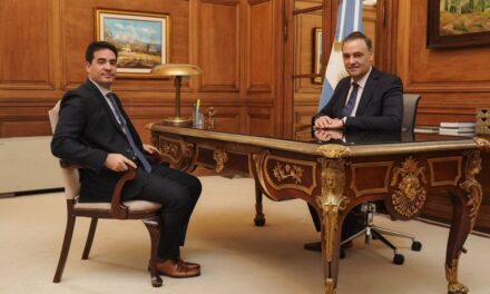 Manuel Adorni se reunió con su reemplazante Adrián Ravier en Casa Rosada
