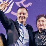 Javier Milei regresó al país y recibe a Manuel Adorni en Olivos para definir su continuidad