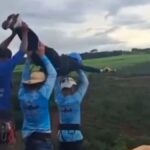 Aseguran que la joven que saltó de un puente para hacer bungee jumping estaba viva tras la caída