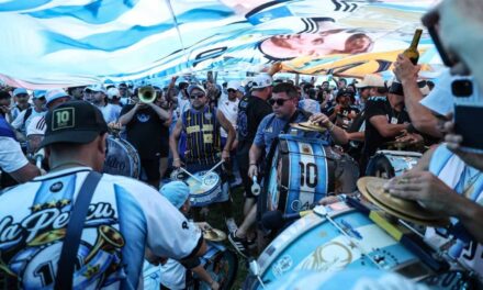 “De los megáfonos a la inteligencia artificial”: en QR! analizaron cómo la tecnología transformó los Mundiales de fútbol