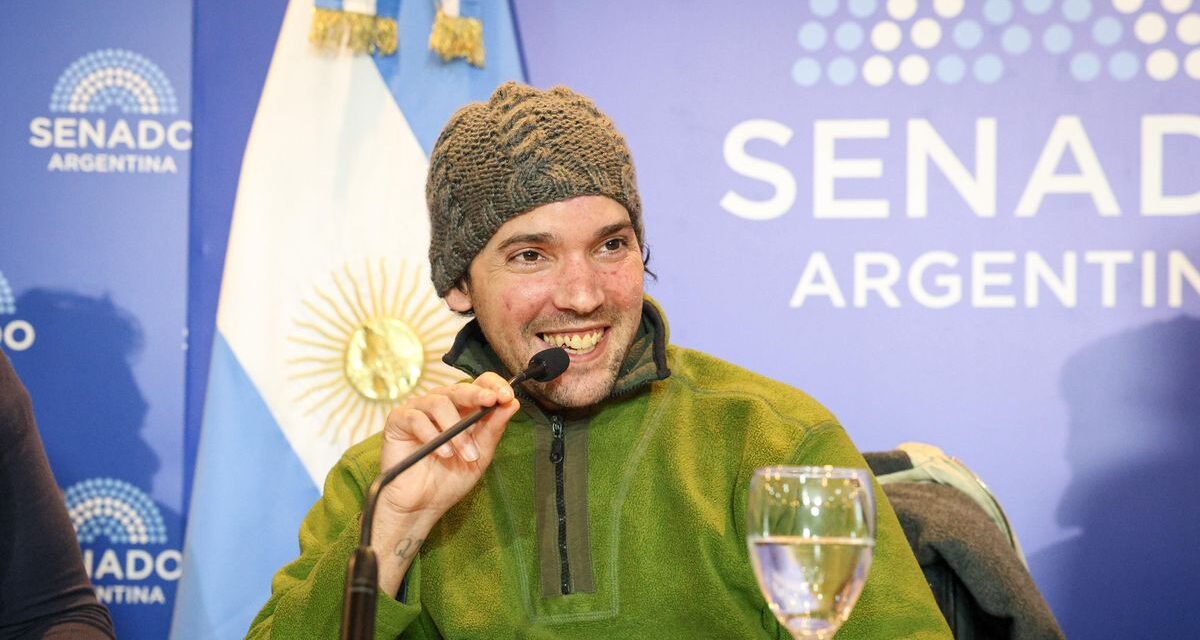 El fotógrafo Pablo Grillo recibió un diploma de honor en el Senado