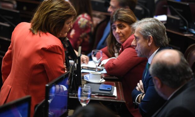 El Gobierno avanzó con el pago a holdouts, pero el Senado frustró su ley de propiedad privada