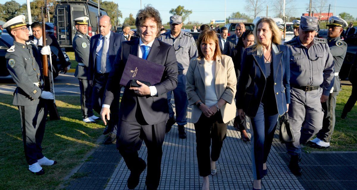 Patricia Bullrich marca límites al borde del Rubicón mientras Javier Milei espera a la economía
