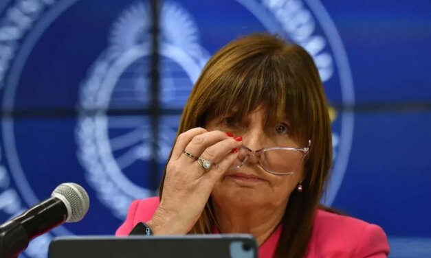 Furia de Patricia Bullrich con Manuel Adorni tras desautorizarla públicamente
