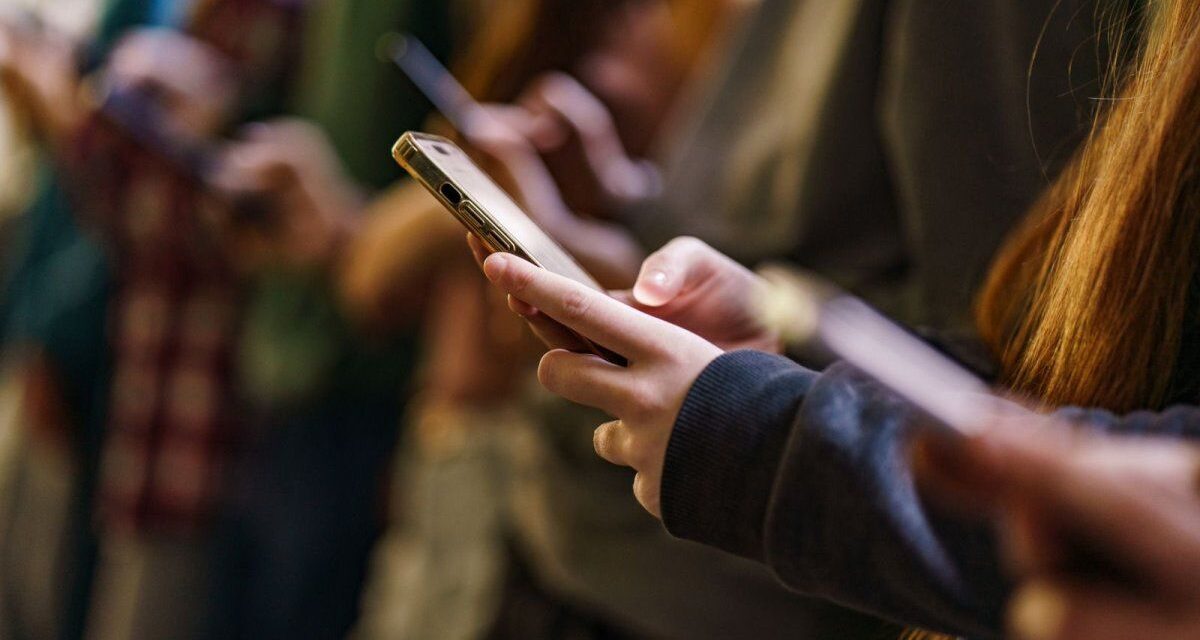 Reino Unido avanza con una fuerte restricción y los menores de 16 años no podrán usar redes sociales