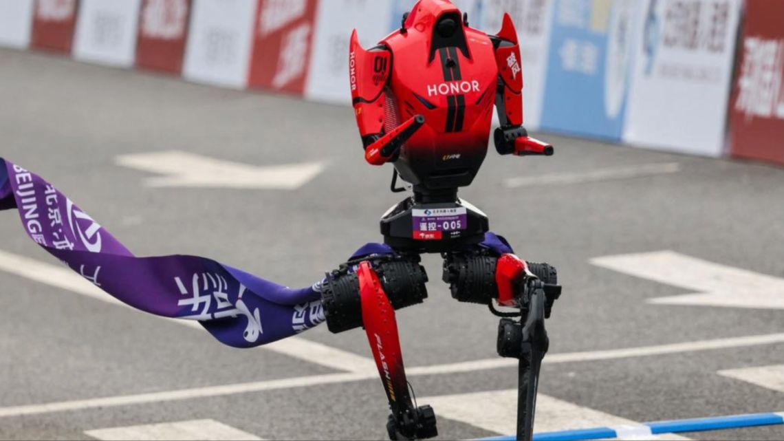 Robots que corren más que humanos: la hazaña en Beijing
