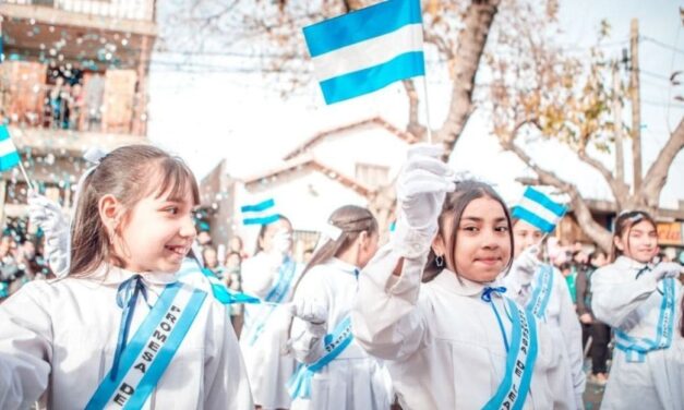 Santa Lucía vivirá la tradicional Promesa de Lealtad a la Bandera en la plaza departamental
