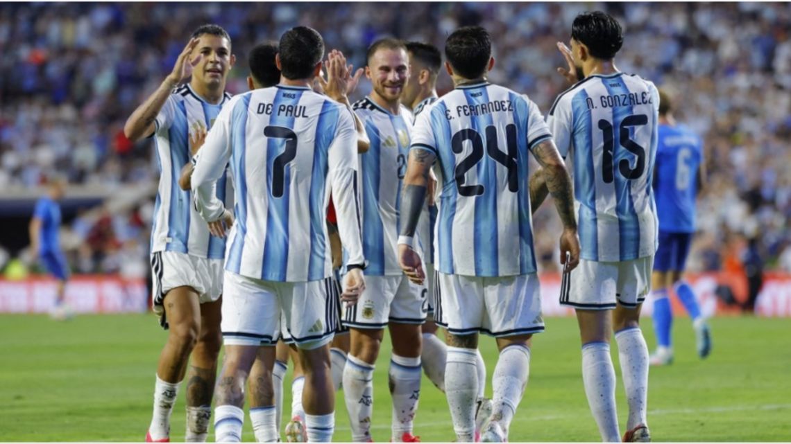 Argentina cumplió en el último ensayo previo al Mundial y las redes se llenaron de memes