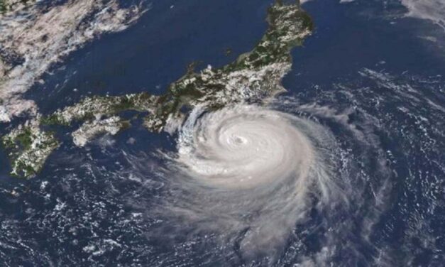 Japón evacúa a más de dos millones de personas por la amenaza del tifón Mekkhala