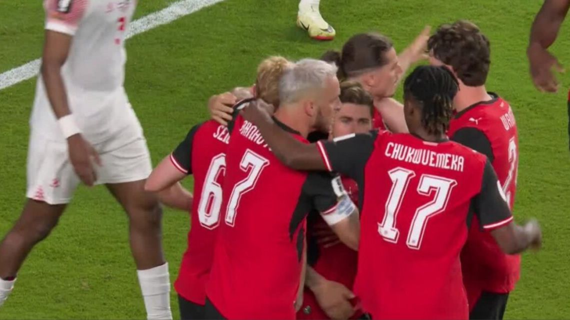 Tras un susto inicial y un gol anulado, Austria le ganó 3-1 a Jordania