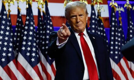 Trump aseguró que habló con oficiales iraníes mientras EEUU bombardeaba Irán