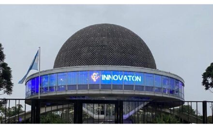 La UTN BA reunió a especialistas en inteligencia artificial y tecnología espacial en el Planetario