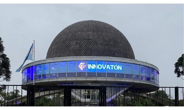 La UTN BA reunió a especialistas en inteligencia artificial y tecnología espacial en el Planetario