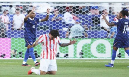 Francia rompió el muro de Paraguay y pasó a cuartos