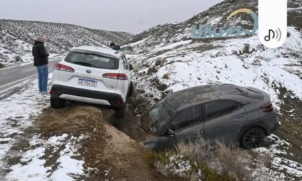 La nieve provocó despistes en El Colorado y piden evitar viajar si no es necesario