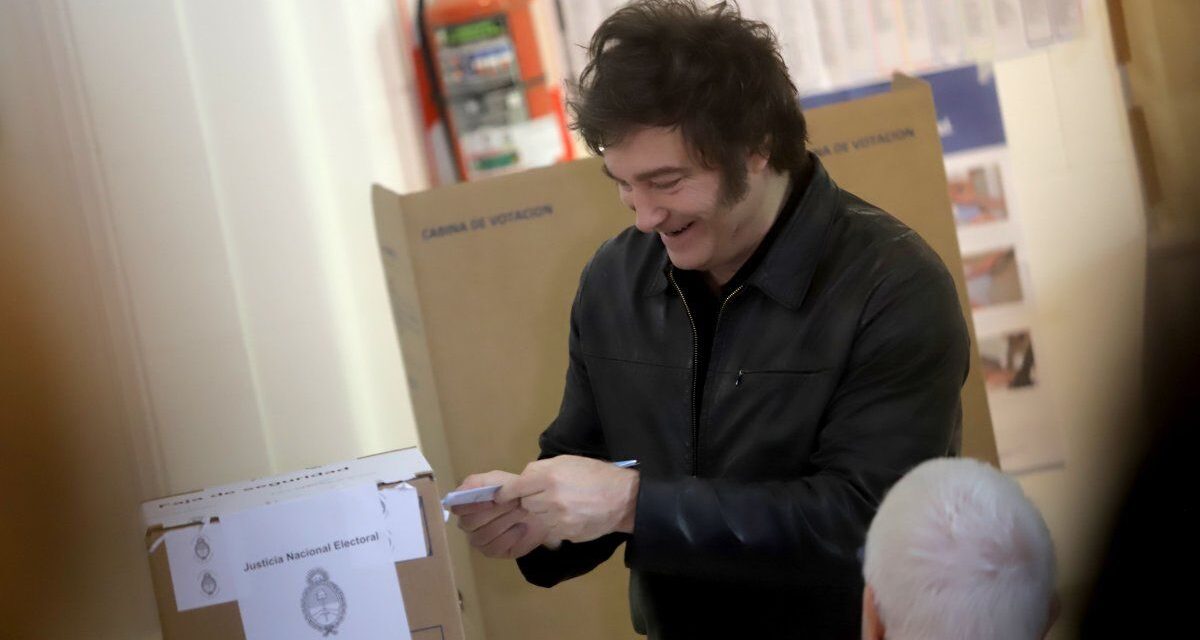 El peronismo supera por un punto a La Libertad Avanza y crece la indefinición electoral