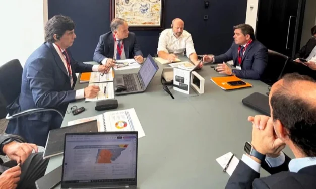Orrego salió a buscar financiamiento en Londres para obras estratégicas y presentó a San Juan ante grandes fondos de inversión