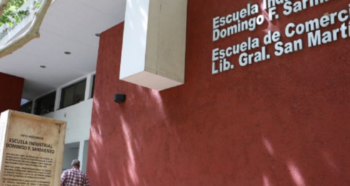 Alerta por viento Zonda: la UNSJ suspendió las actividades presenciales en los preuniversitarios