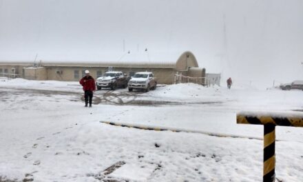 ¡Impactante! Así amanecieron Veladero y Josemaría tras el intenso temporal de nieve que golpea la cordillera