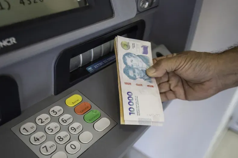 Los empleados públicos ya tienen fecha de cobro: cuándo estarán depositados los sueldos