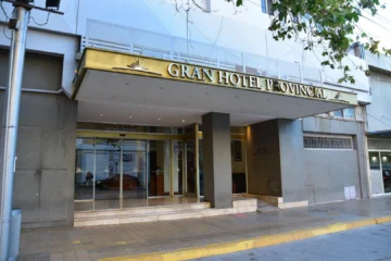 Dos empresas competirán por la concesión del Hotel Provincial tras la apertura de sobres