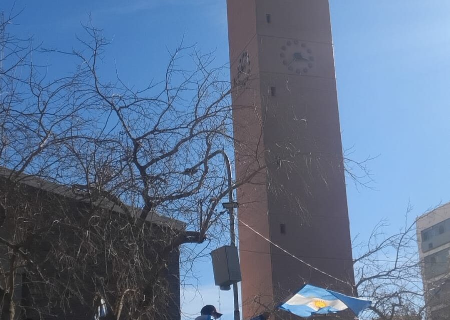 La Plaza 25 se vistió de celeste y blanco tras la épica clasificación de Argentina