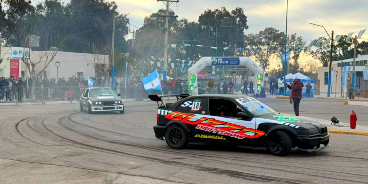 El drift callejero hizo vibrar a miles de personas en 9 de Julio