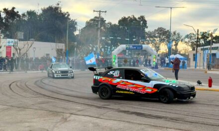 El drift callejero hizo vibrar a miles de personas en 9 de Julio