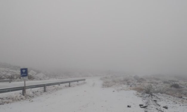 El hielo complica la circulación: Hay dos rutas intransitables en Iglesia