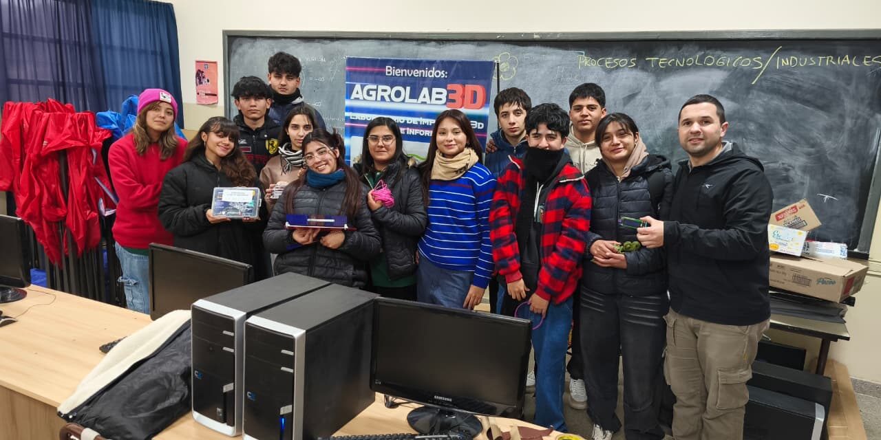 Estudiantes de Valle Fértil fabrican férulas en 3D para enviar ayuda humanitaria a Venezuela