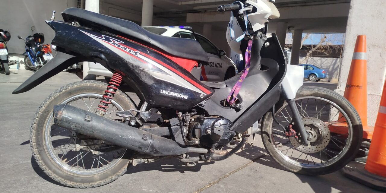 Encontraron en Capital una moto robada en Buenos Aires