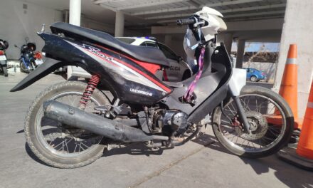 Encontraron en Capital una moto robada en Buenos Aires