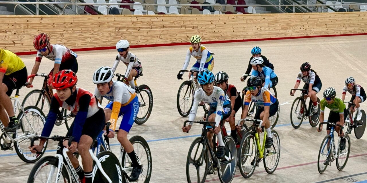 El ciclismo de pista volvió a rodar en el Velódromo Vicente Alejo Chancay