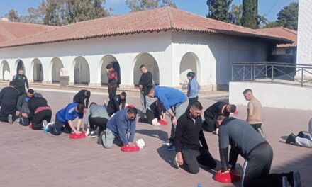 En siete meses, policías sanjuaninos salvaron la vida de 17 bebés y niños gracias a maniobras de primeros auxilios