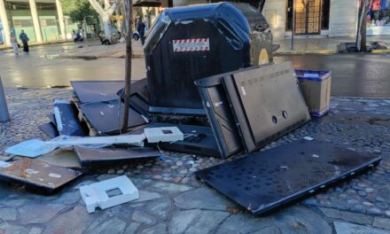 ¿La bronca por la derrota? Aparecieron decenas de televisores rotos en pleno centro sanjuanino