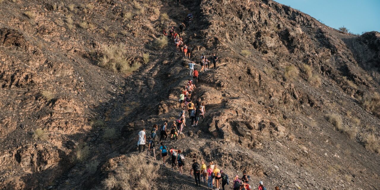Rawson organiza una jornada de senderismo gratuita para disfrutar del Cerro Barboza