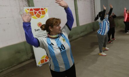 El deporte une generaciones y transforma la vida de las personas mayores